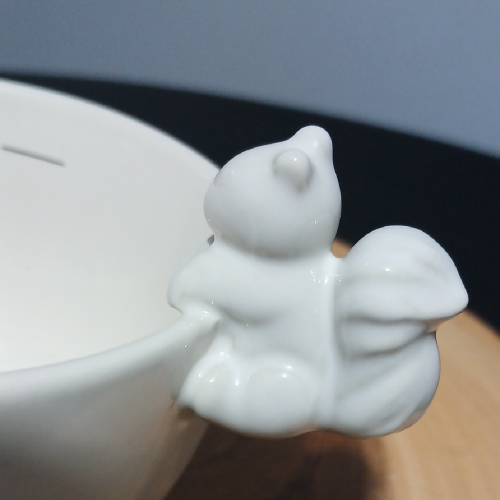 Rae Dunn Set of 4 Measuring Cups with Mini Squirrel Details NWT - Picture 5 of 7